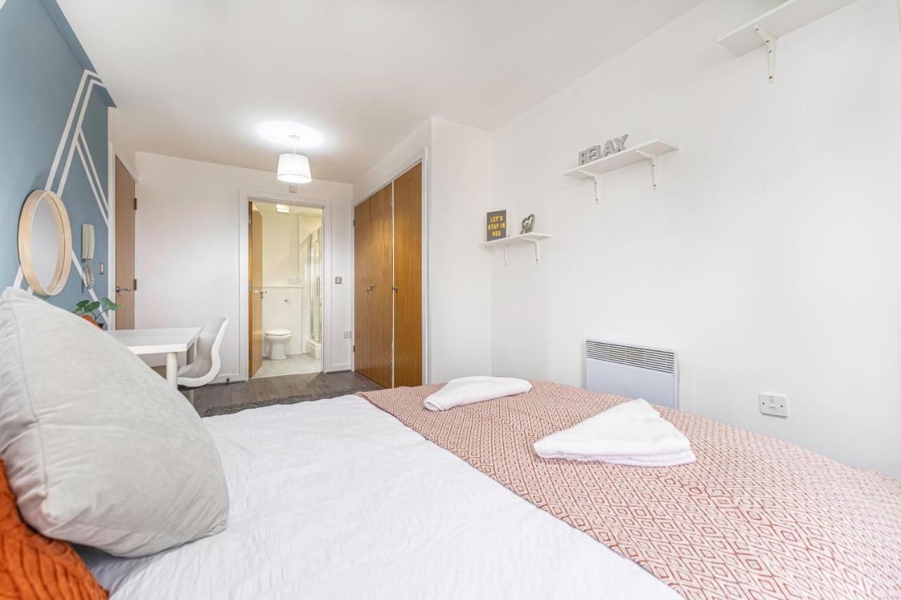 Jkg Property Solutions Presents Cosy City Apartment โคเวนทรี ภายนอก รูปภาพ