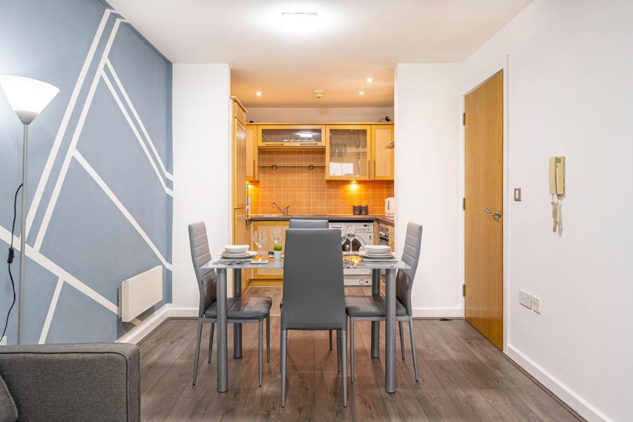 Jkg Property Solutions Presents Cosy City Apartment โคเวนทรี ภายนอก รูปภาพ