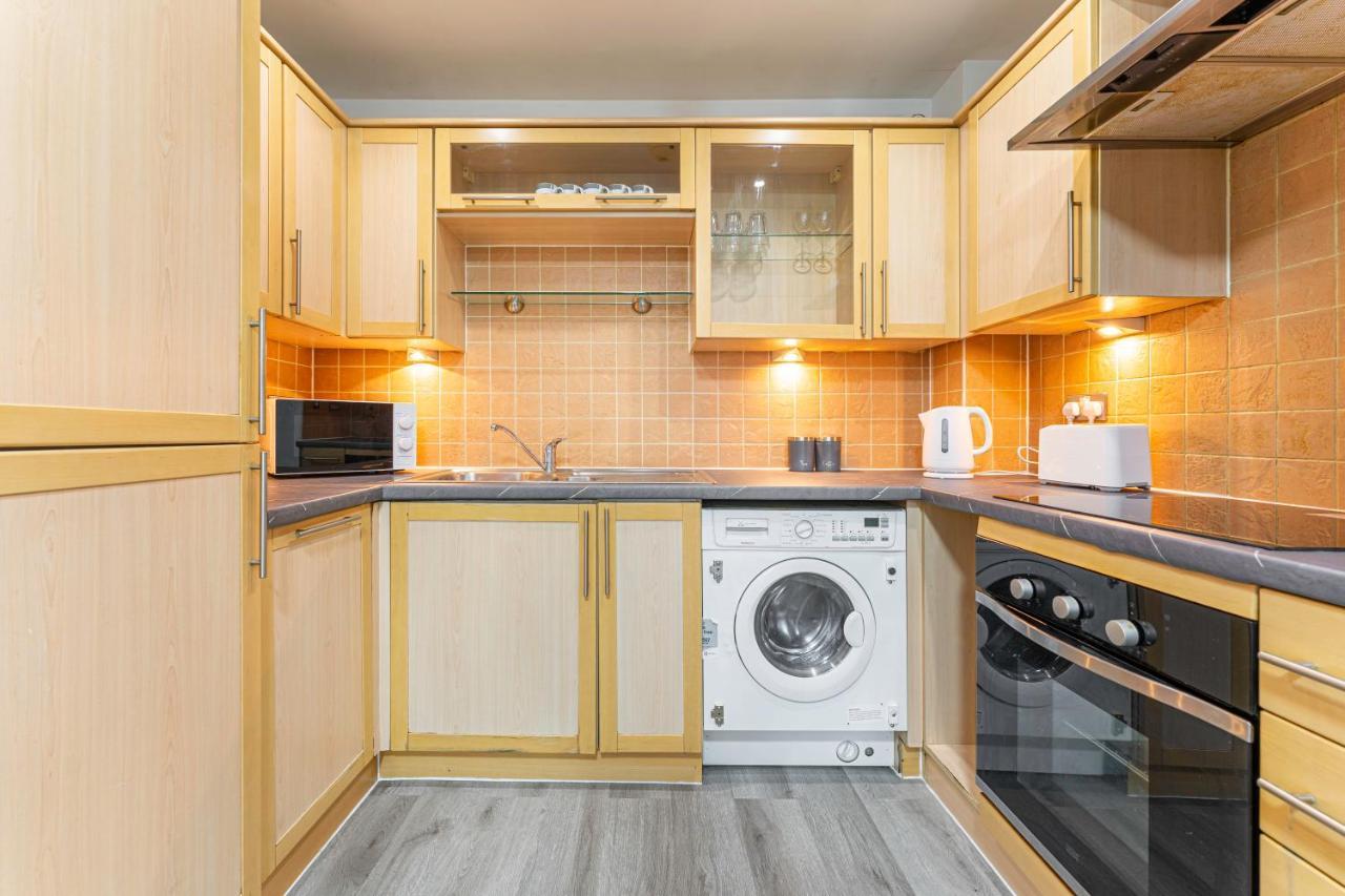 Jkg Property Solutions Presents Cosy City Apartment โคเวนทรี ภายนอก รูปภาพ