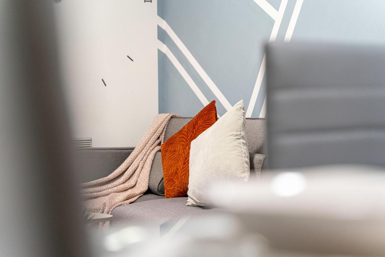 Jkg Property Solutions Presents Cosy City Apartment โคเวนทรี ภายนอก รูปภาพ