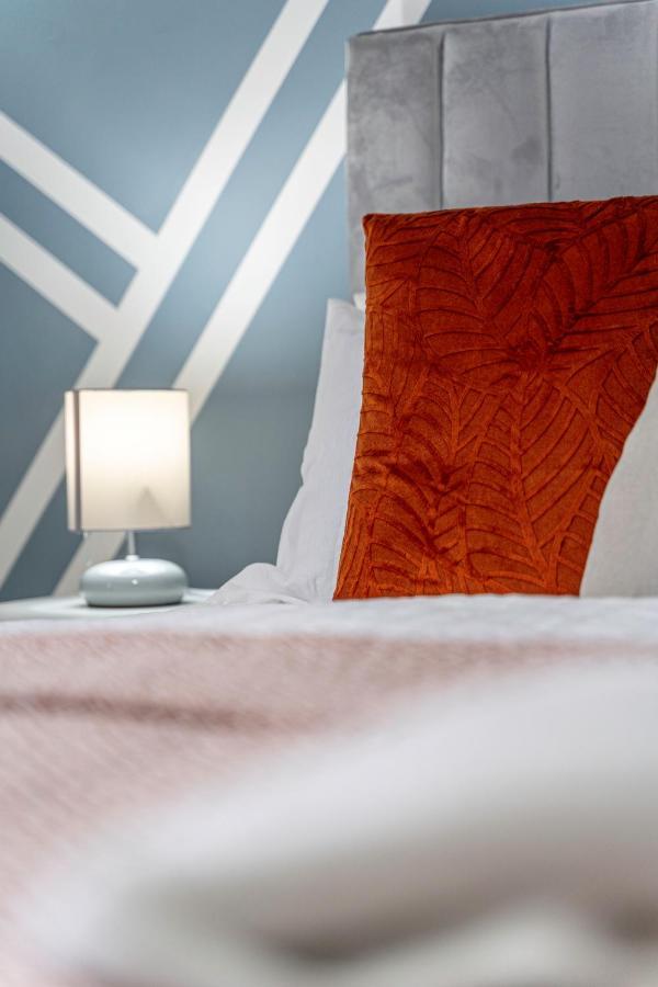 Jkg Property Solutions Presents Cosy City Apartment โคเวนทรี ภายนอก รูปภาพ