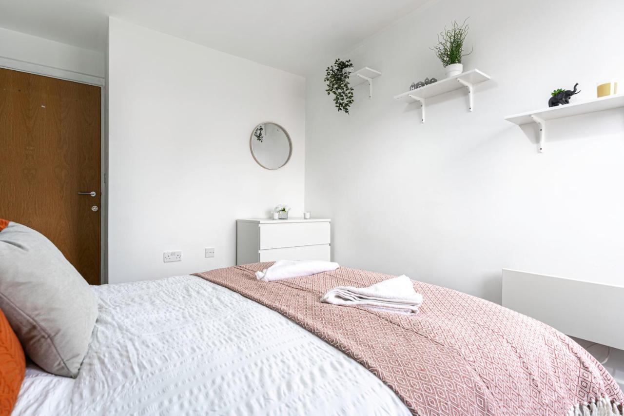 Jkg Property Solutions Presents Cosy City Apartment โคเวนทรี ภายนอก รูปภาพ